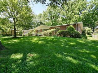 1637 Beaucaire Dr, Saint Louis, MO