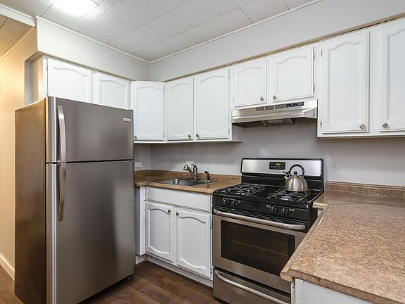 4th image of 3554 N Wilton Ave #1F
