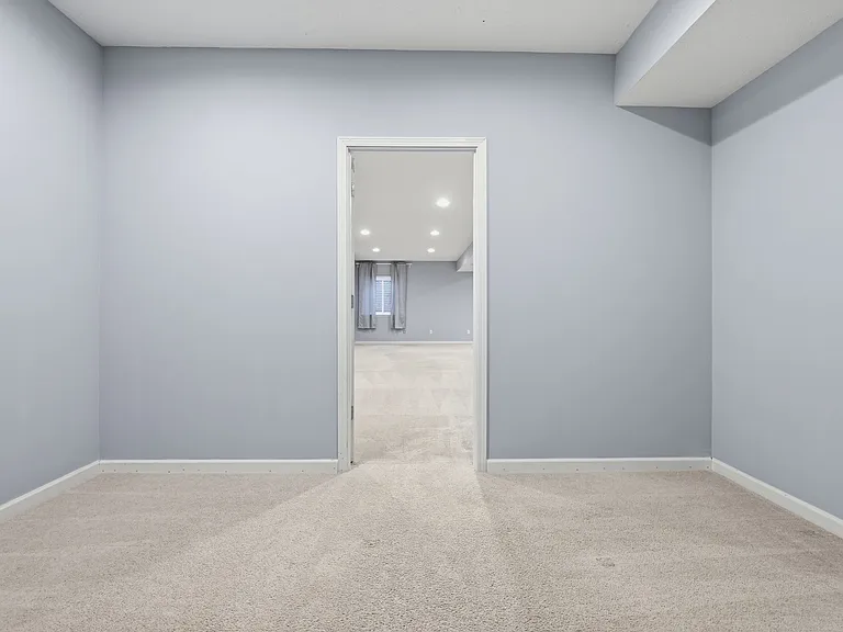 12250 Eddington Pl — Photo 38