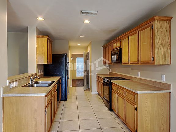 3rd image of 2718 Eros Ln
