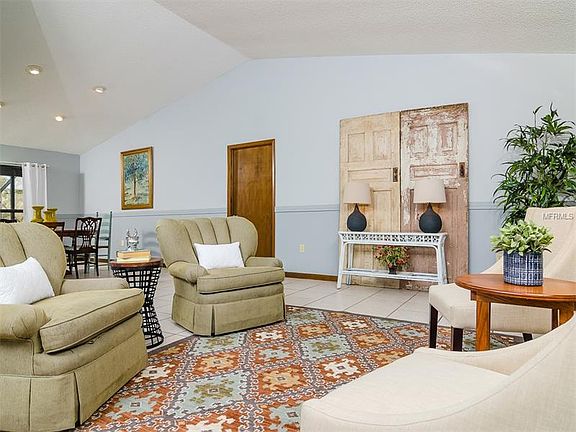 5th image of 4039 Cheverly Dr E