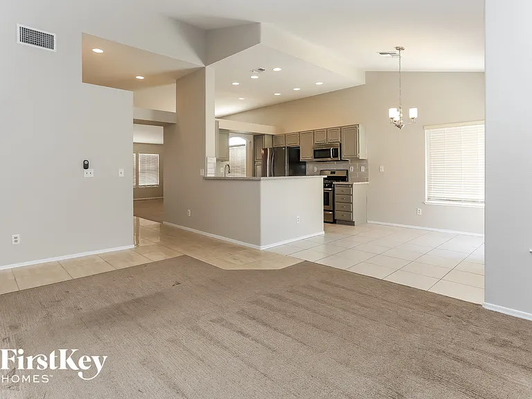 4421 Inez Dr — Photo 3