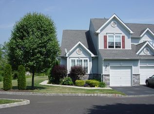 654 Eagle Ct #405, Jamison, PA