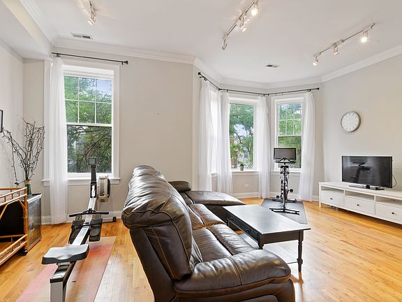 2nd image of 3734 N Clifton Ave APT 2