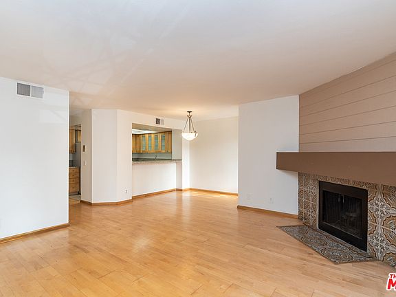 3rd image of 400 N Louise St APT 103