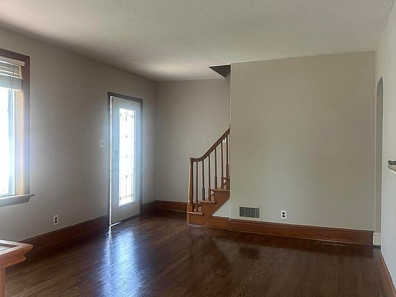 4th image of 2603 Dell Ave NE