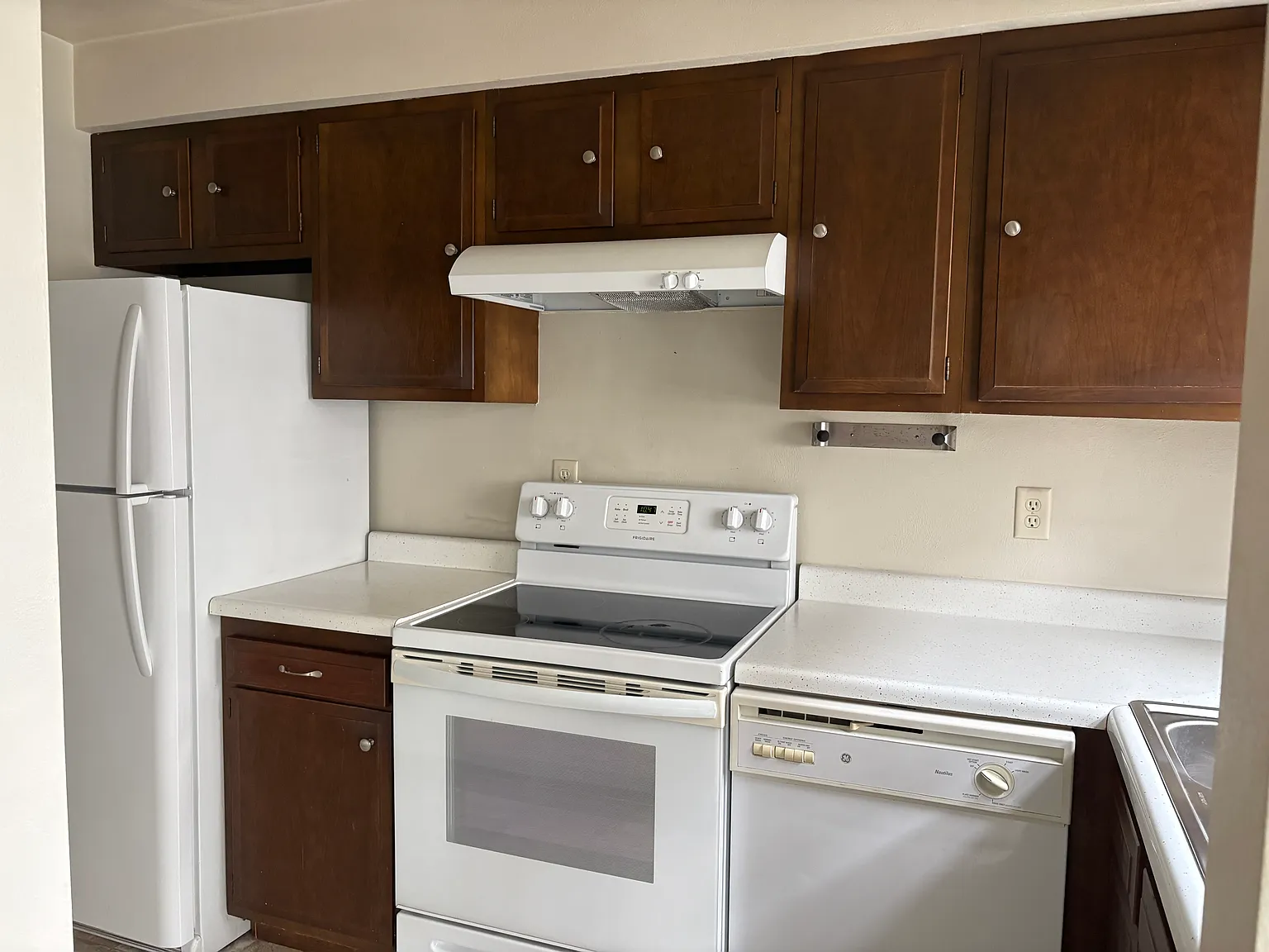 2 bed, 800 sqft, $1,150 — Photo 3