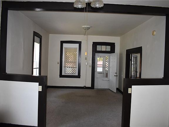 2nd image of 510 Elm St