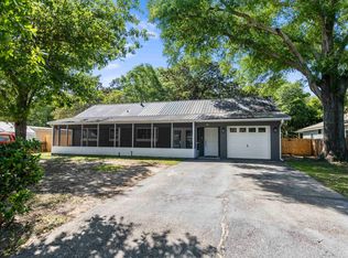 38 Ferry Rd NE, Fort Walton Beach, FL 32548