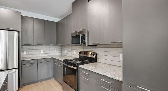 3rd image of 150 Word Pkwy #3B-2Ba-1375Sqft