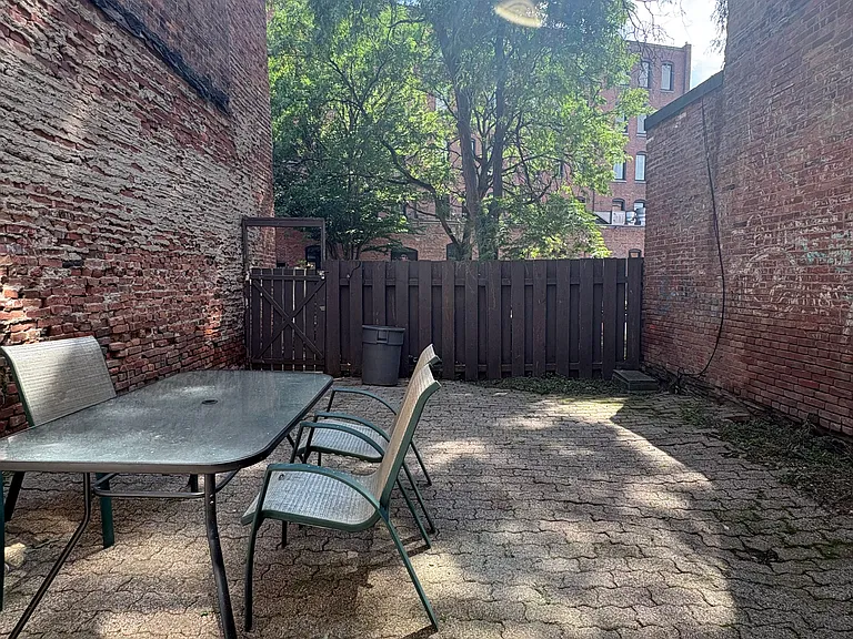 130 Washington St — Photo 2