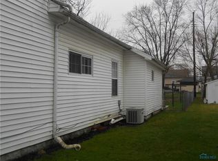 828 Riverside Ave, Defiance, OH 43512