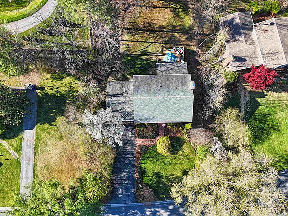 5th image of 1008 McBryde Ln