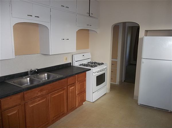 1st image of 1015 Fremont Ave NW #1