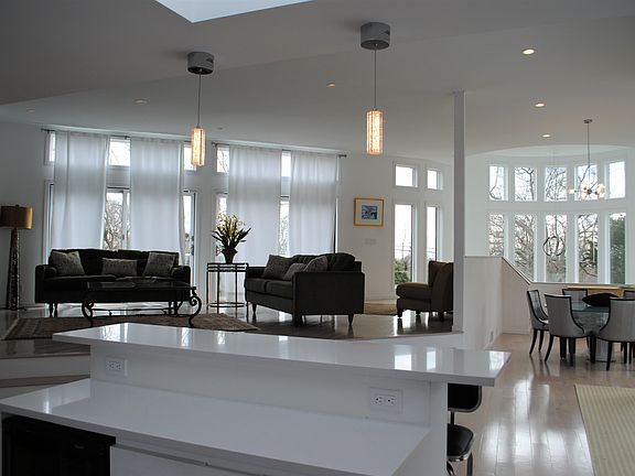 5th image of 40 Bluff Rd