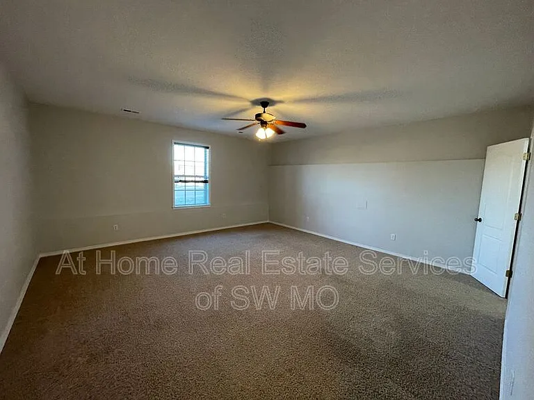 977 S Ballard Dr — Photo 14
