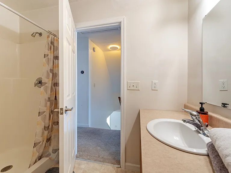 481 Leawood Cir — Photo 4