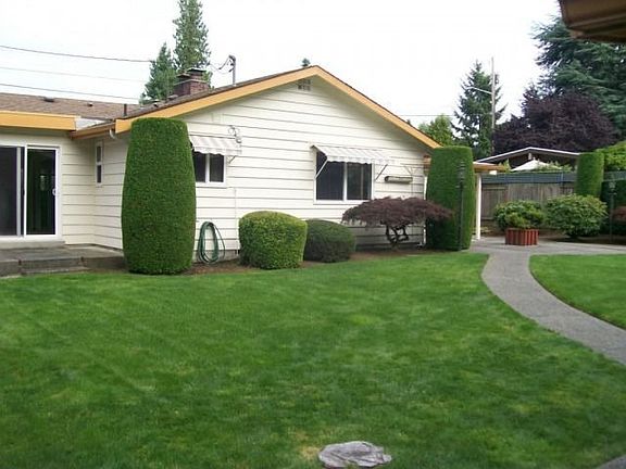 4th image of 19314 74th Ave W