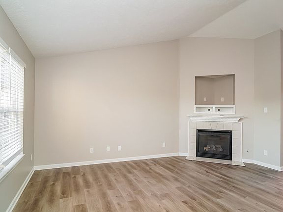 4th image of 1382 Valley Forge Dr
