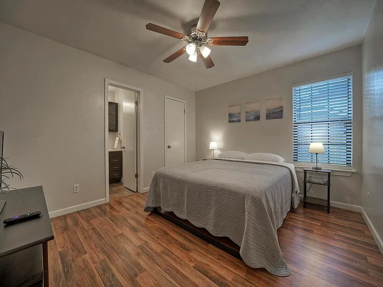 1004 Hyridge St — Photo 4