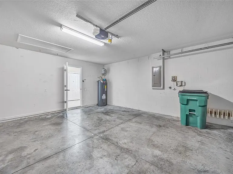 30435 Annadale Dr — Photo 44