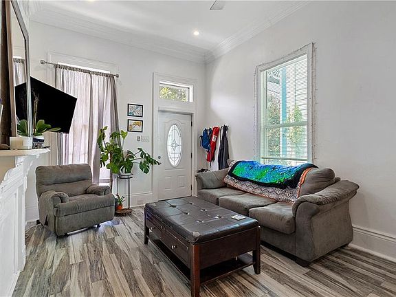 4th image of 2109-11 4th St