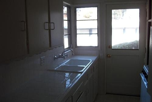 5th image of 3470 Clarington Ave