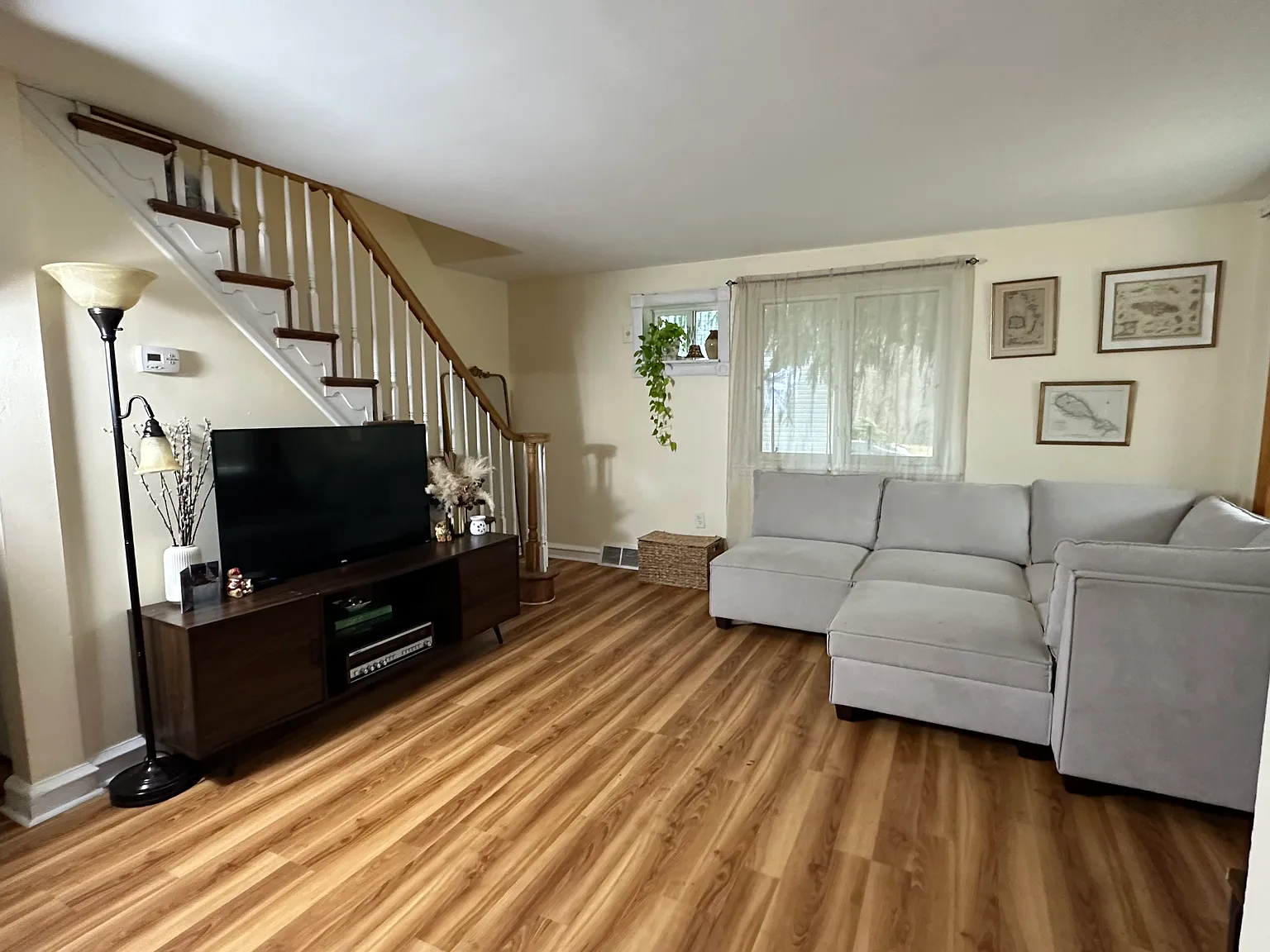 3 bed, 1.5 bath, 1750 sqft, $2,800 — Photo 2