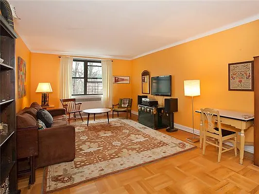 Sold by Avenue Sotheby's International Realty | media 9