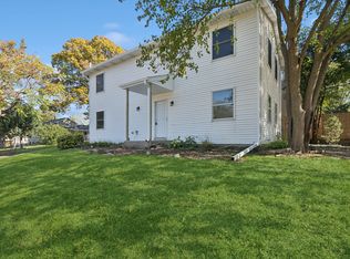 26371 N Diamond Lake Rd, Mundelein, IL 60060