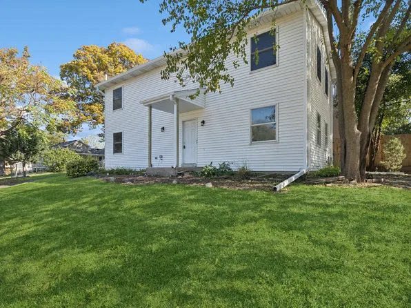 26371 N Diamond Lake Rd, Mundelein, IL 60060