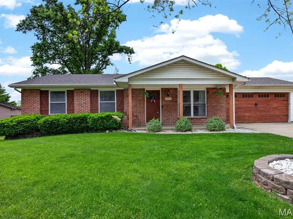 3118 Woodbridge Dr, Saint Charles, MO 63303