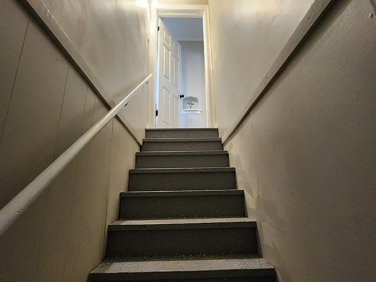 190 7th Pl — Photo 6