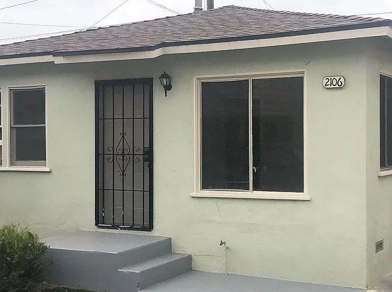 2106 N Vallejo St #BACK HOUSE — Photo 1