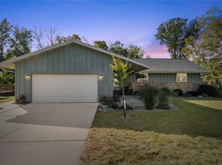 3237 Blue Ridge Dr NE, Cedar Rapids, IA 52402