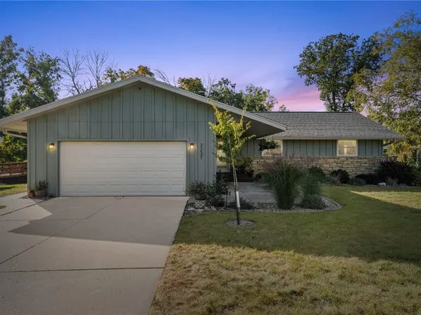 3237 Blue Ridge Dr NE, Cedar Rapids, IA 52402
