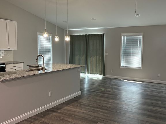 4th image of 408 Andrew Joseph Dr