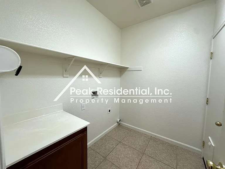 1811 Waterfall Dr — Photo 12
