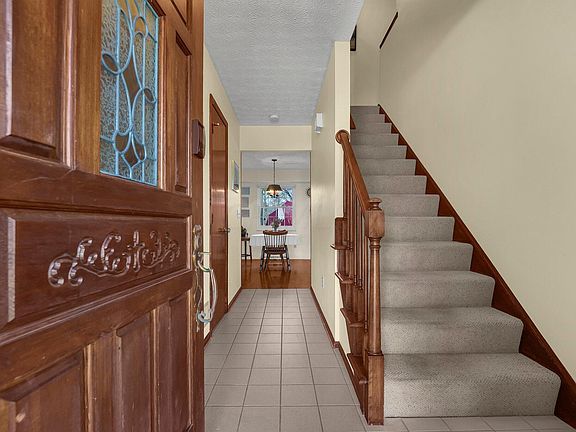 5th image of 29 Ormsbee Ave