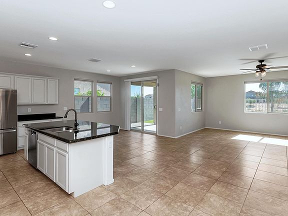 4th image of 35741 N Donovan Dr