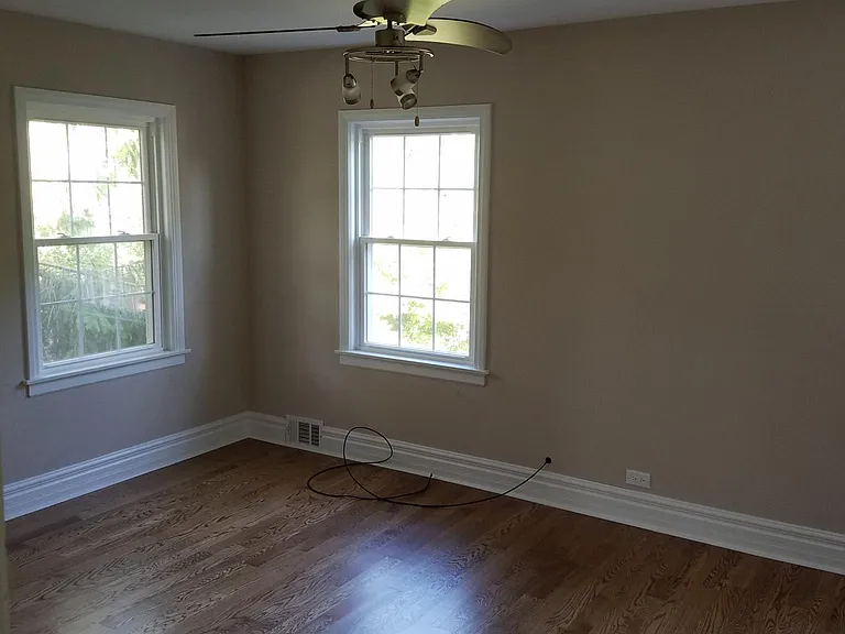 202 Green Bay Rd — Photo 5