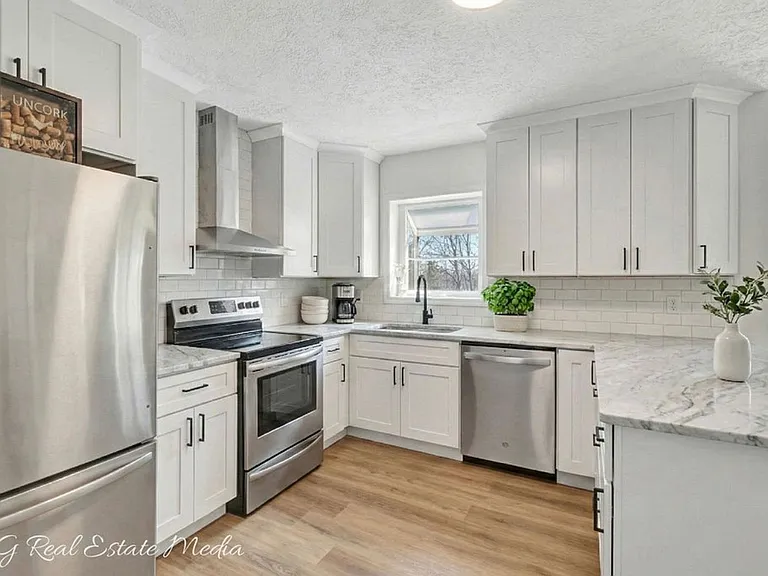 504 Brunswick Dr — Photo 6
