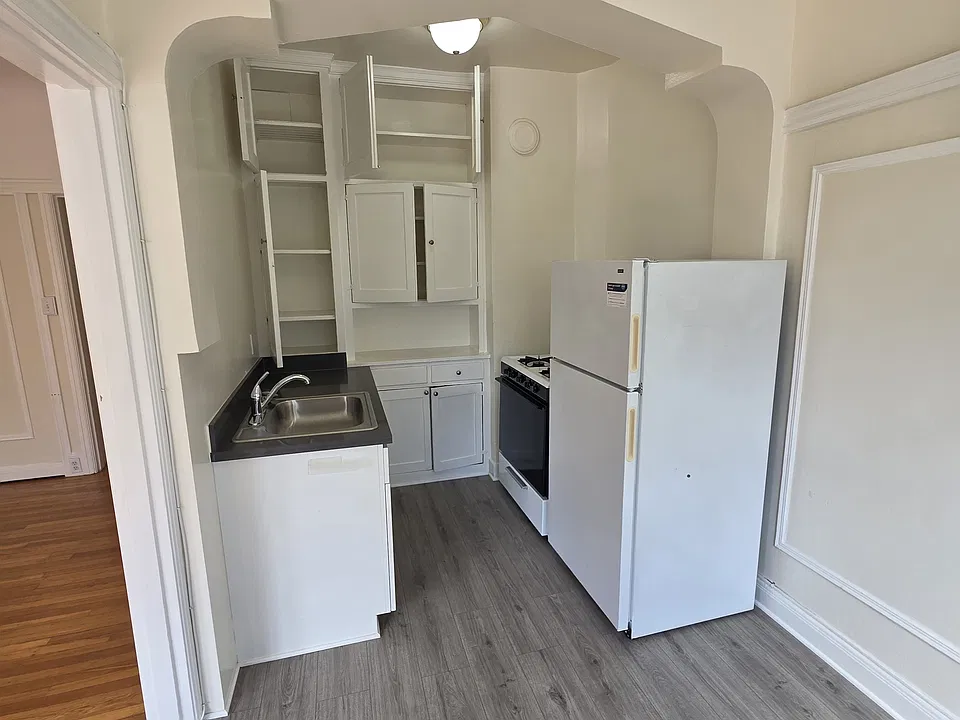 725 Van Ness Ave
