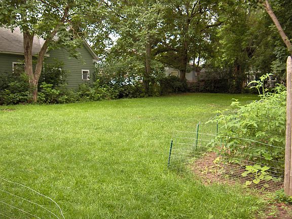 2nd image of 122.5 E Linden Ave #122.5
