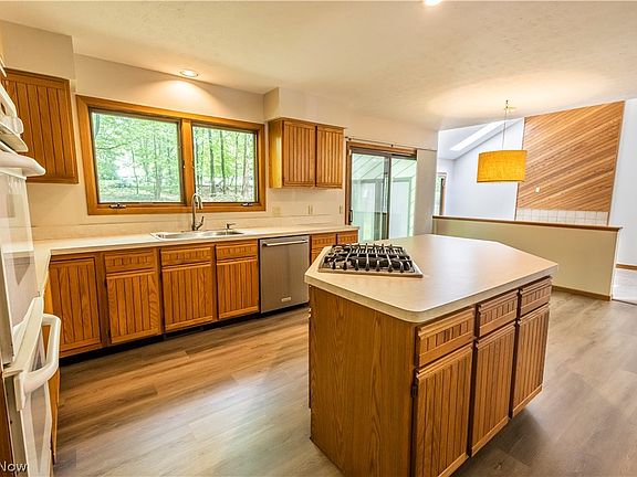3rd image of 8320 Pebble Creek Ct
