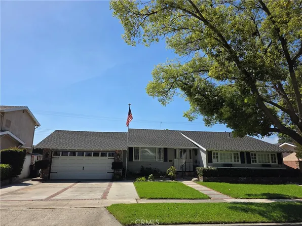 3208 W Ravenswood Dr, Anaheim, CA 92804