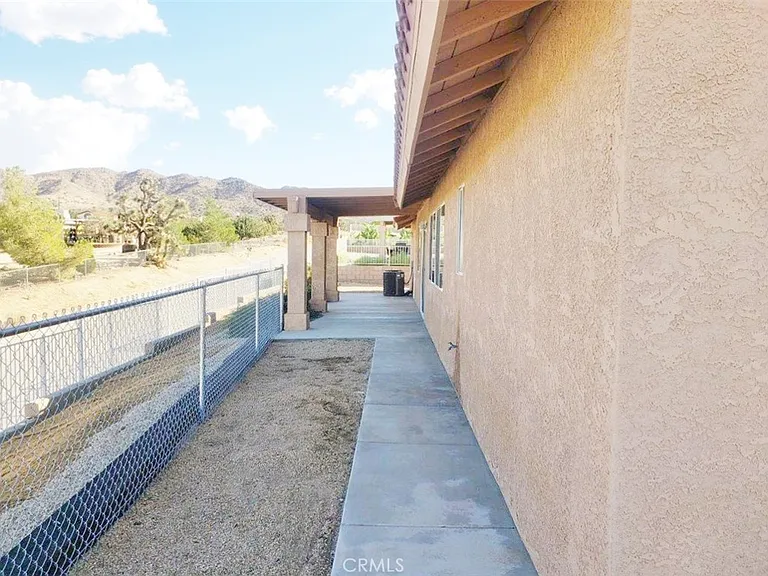 57294 Titian Ct — Photo 40