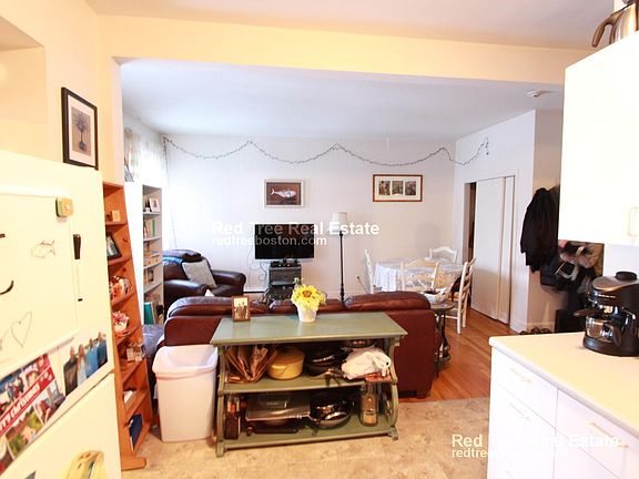 5th image of 199 Winthrop Rd APT 33