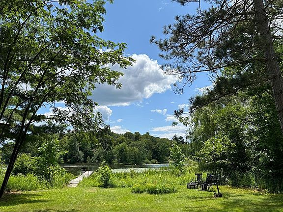 3rd image of 5969 Jack Pine Rd