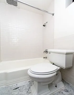 Rented by Icon Realty Management | media 8